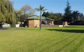 10 Bedroom House in Fairleads