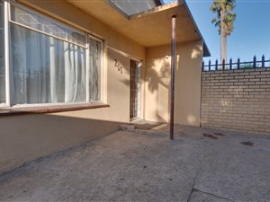 8 Bed House in Kenilworth