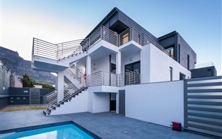 2 Bedroom Apartment in Vredehoek