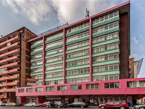 Bachelor apartment in Johannesburg Central