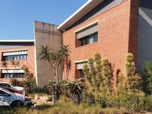 517 m² Commercial space in Maxmead