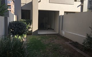 0.5 Bedroom Apartment in Paulshof