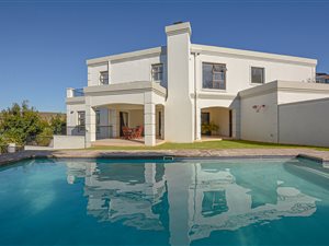 5 Bed House in Oude Westhof
