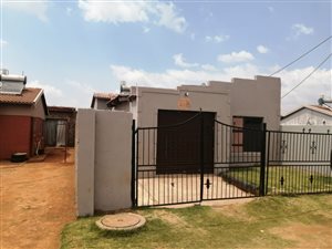 2 Bed House in Lehae