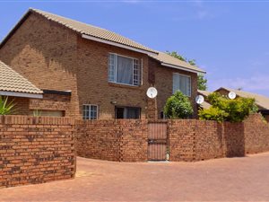 2 Bed Duplex in Highveld