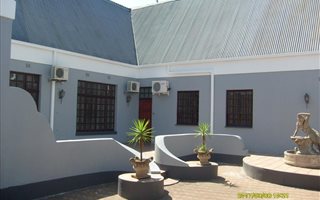 800 m² Office Space in Vanderbijlpark CE1