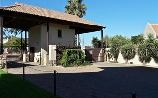 3 Bedroom Apartment in Broadacres