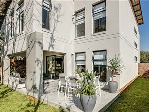 4 Bed Duplex in Kyalami AH