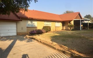 4 Bedroom House in Kensington B