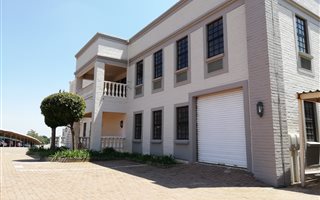 160 m² Commercial space in Eastgate