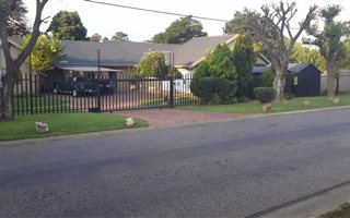 4 Bedroom House in Parkhill Gardens
