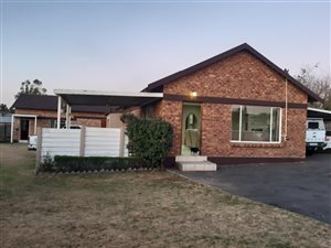 3 Bed House in Sherwood Gardens
