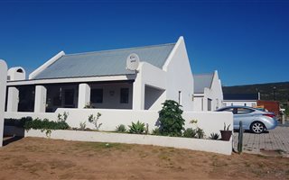 2 Bedroom House in St Helena Bay