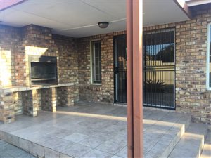 3 Bed House in Thatchfield