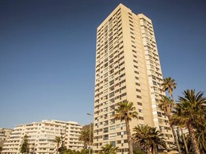 2 Bed Apartment in Sea Point