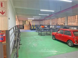 550 m² Industrial space in Benrose