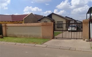2 Bedroom House in Dobsonville