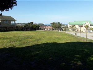 966 m² Land available in Kleinemonde