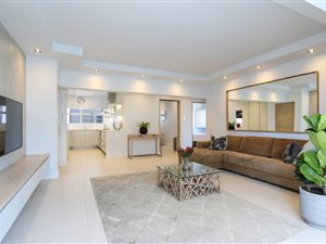 2 Bed Apartment in Mouille Point