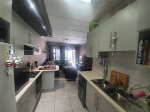 2 Bed Apartment in Jansen Park