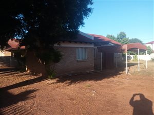 2 Bed House in Flora Park