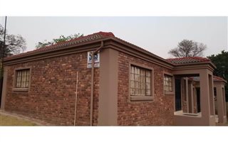 2 Bedroom Garden Cottage in Meredale