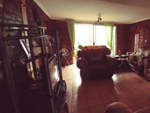 2 Bedroom Garden Cottage in Lilianton