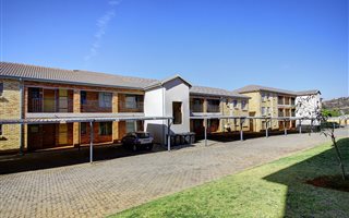 2 Bedroom Apartment in Weltevreden Park