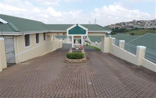 3 Bedroom Simplex in Mt Edgecombe