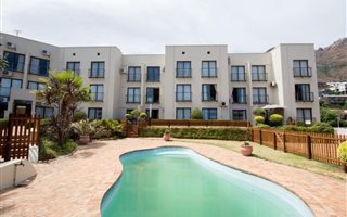 2 Bedroom Apartment in Gordons Bay Central