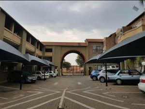 1 Bed Apartment in Rooihuiskraal North