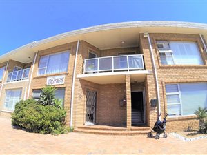 2 Bed Apartment in Melkbosstrand