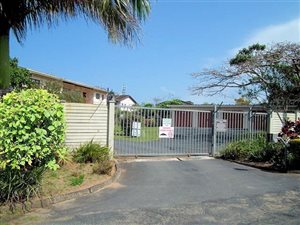 2 Bed Apartment in Umtentweni
