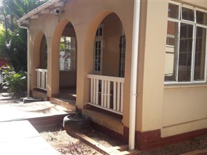 180 m² Commercial space in Essenwood