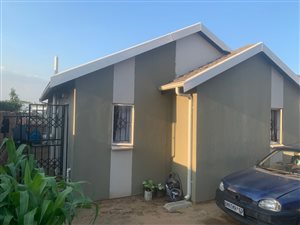3 Bed House in Roodepoort Central