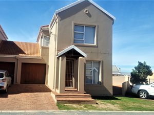 3 Bed Townhouse in Saldanha