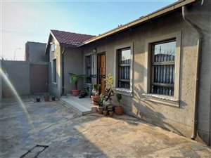 4 Bed House in Mapetla