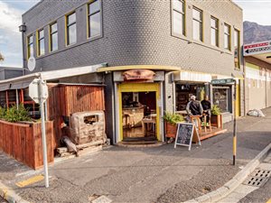 345 m² Commercial space in Observatory