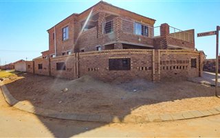 4 Bedroom House in Protea Glen