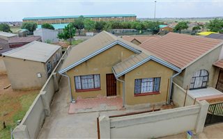 2 Bedroom House in Katlehong