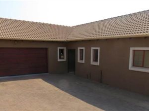 3 Bed House in Thatchfield