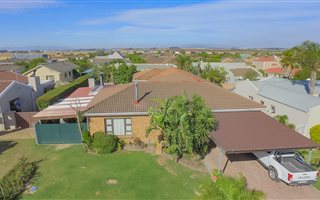 5 Bedroom House in Uitzicht