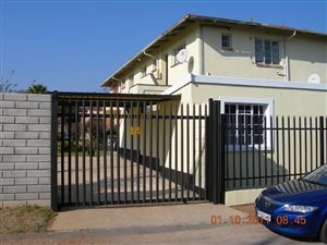 2 Bed Townhouse in Crown Gardens