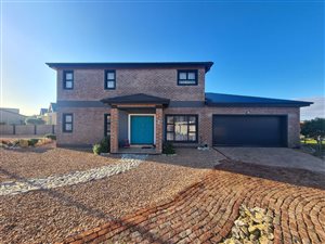 3 Bed House in Stilbaai