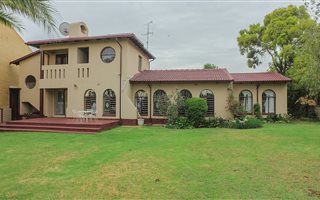 5 Bedroom House in Lenasia South