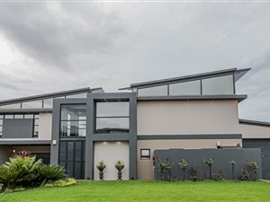3 Bed House in Boardwalk