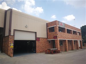 472 m² Industrial space in Airport Park