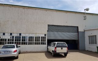 3900 m² Commercial space in Wychwood
