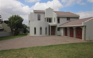 4 Bedroom House in Eden