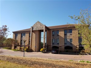 1273 m² Commercial space in Halfway House